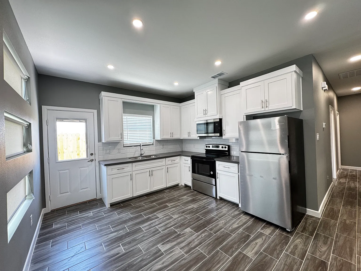 3 bed, 1092 sqft, $1,350 — Photo 4