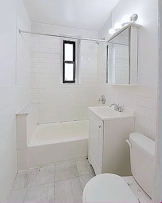 3rd image of 98 Cooper St #1C