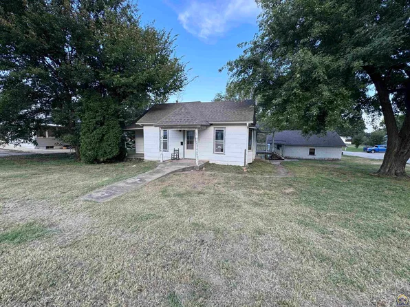 202 N Osage St, Nortonville, KS 66060