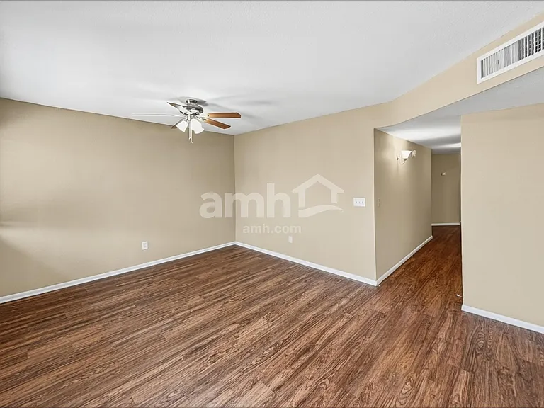 9957 E Paseo — Photo 6