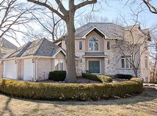 15 Oak Bluff Ct, Naperville, IL 60565