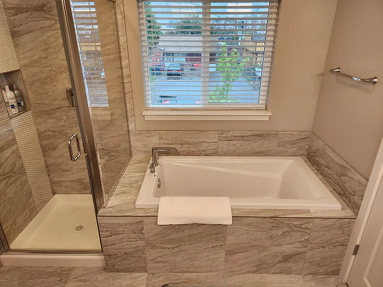 538 Shattuck Ave S — Photo 20