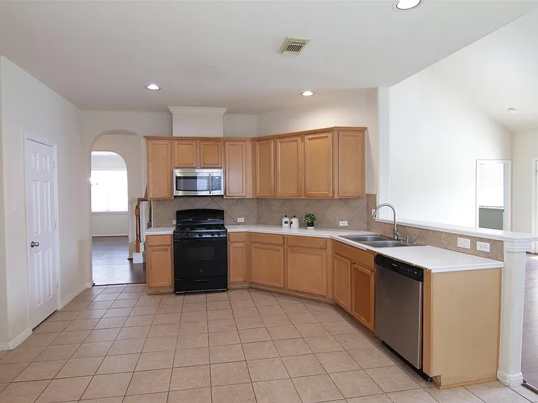 2027 Creek Run Dr — Photo 9
