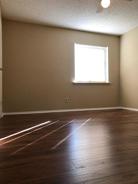 1st image of 3010 Majestic Park