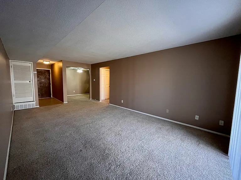 2610 S 70th St #31 — Photo 2