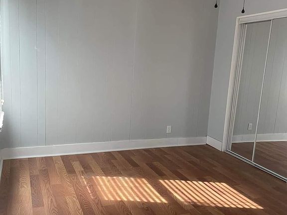 3rd image of 914 Orange St