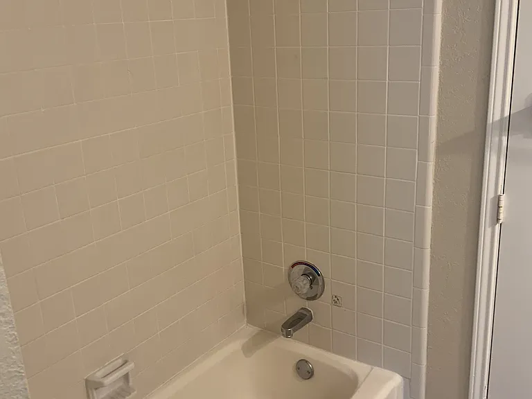 705 Little Fox Ln — Photo 2
