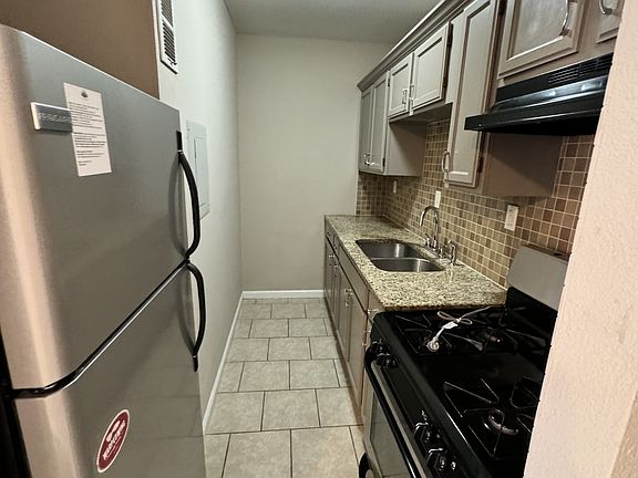 2nd image of 1305 E Armour Blvd APT 206