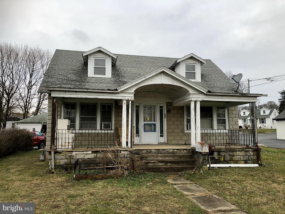 1st image of 558 Lincoln St