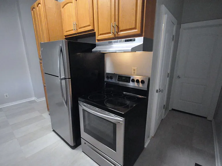 1518 Worthington St #A — Photo 5