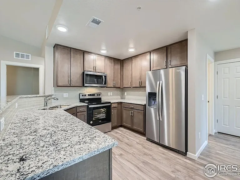 2435 Calais Dr #20-H — Photo 5