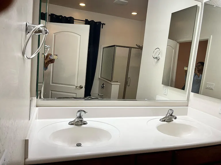 1069 E Blue Spruce Ln — Photo 10