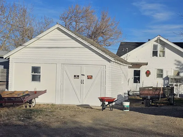 18 2nd Ave SE, Cut Bank, MT 59427