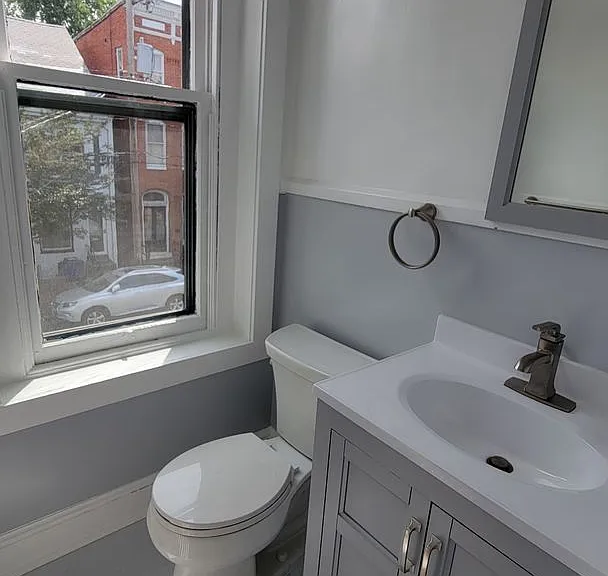 17 E 3rd St #2 — Photo 8
