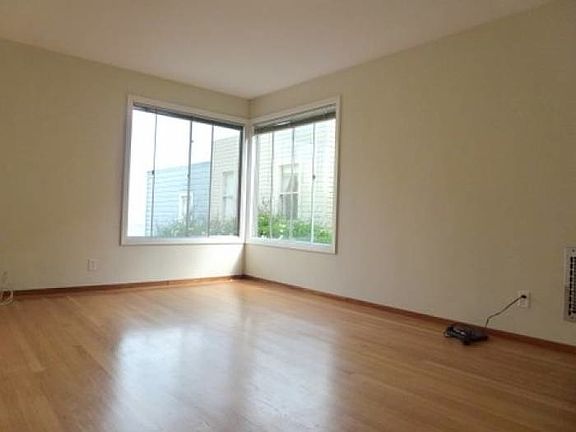 5th image of 347 Green St APT 1