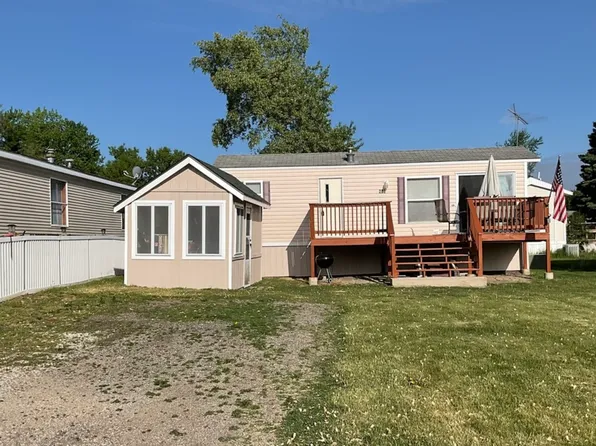 282 Misty Rdg, Lakemoor, IL 60051