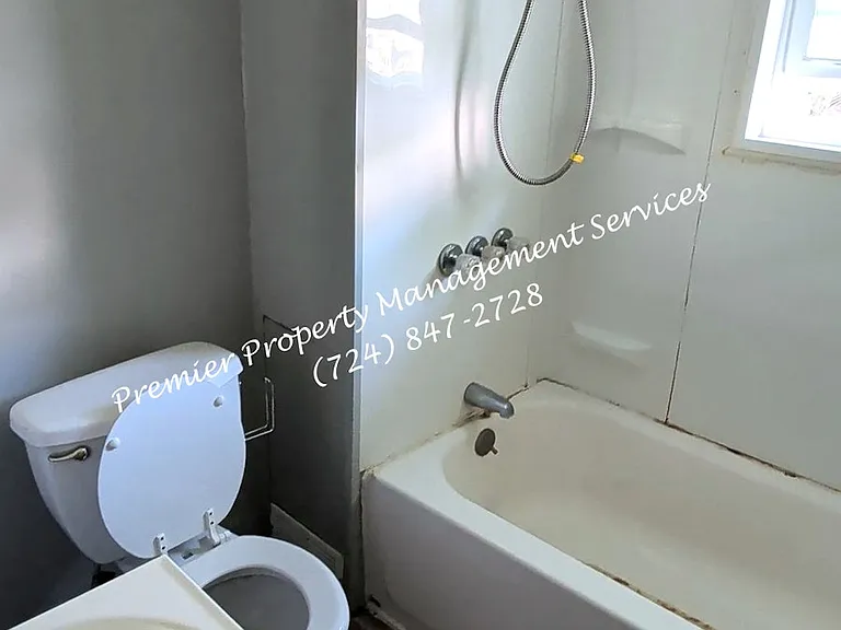 532 Jackson St — Photo 10