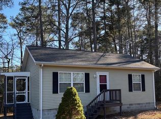 710 S Glebe Rd, Montross, VA 22520