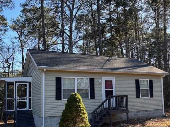 710 S Glebe Rd, Montross, VA 22520