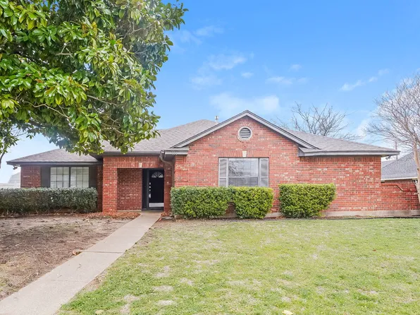 936 Manor Dr, Desoto, TX 75115