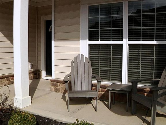 2nd image of 4697 Newport Loop W