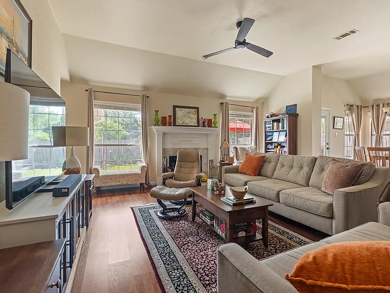 2305 Raintree Path — Photo 11