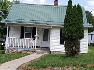 11 Bee Town Rd, Warm Springs, VA 24484