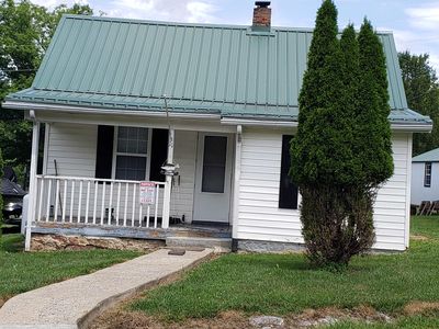 11 Bee Town Rd, Warm Springs, VA, 24484