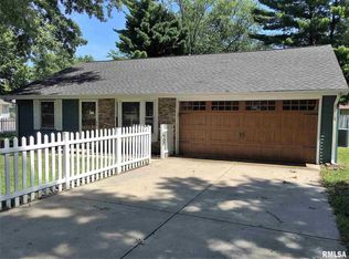 1920 Stanhope Rd, Springfield, IL 62702