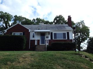 6098 9th St N, Arlington, VA 22205