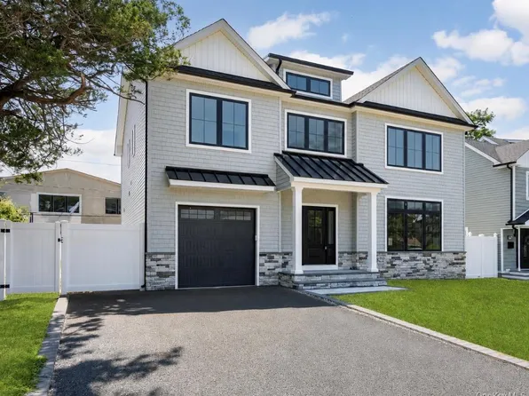 11 Forest Lane, Westbury, NY 11590