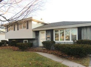 2120 Bluebird Ln, Highland, IN 46322