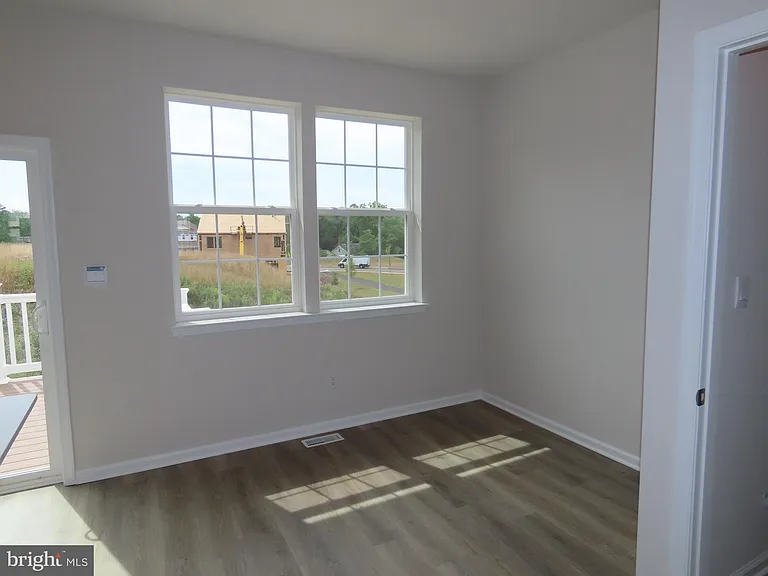 3074 Martha Way — Photo 7