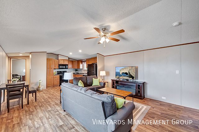 1st image of 27 Evergreen Dr