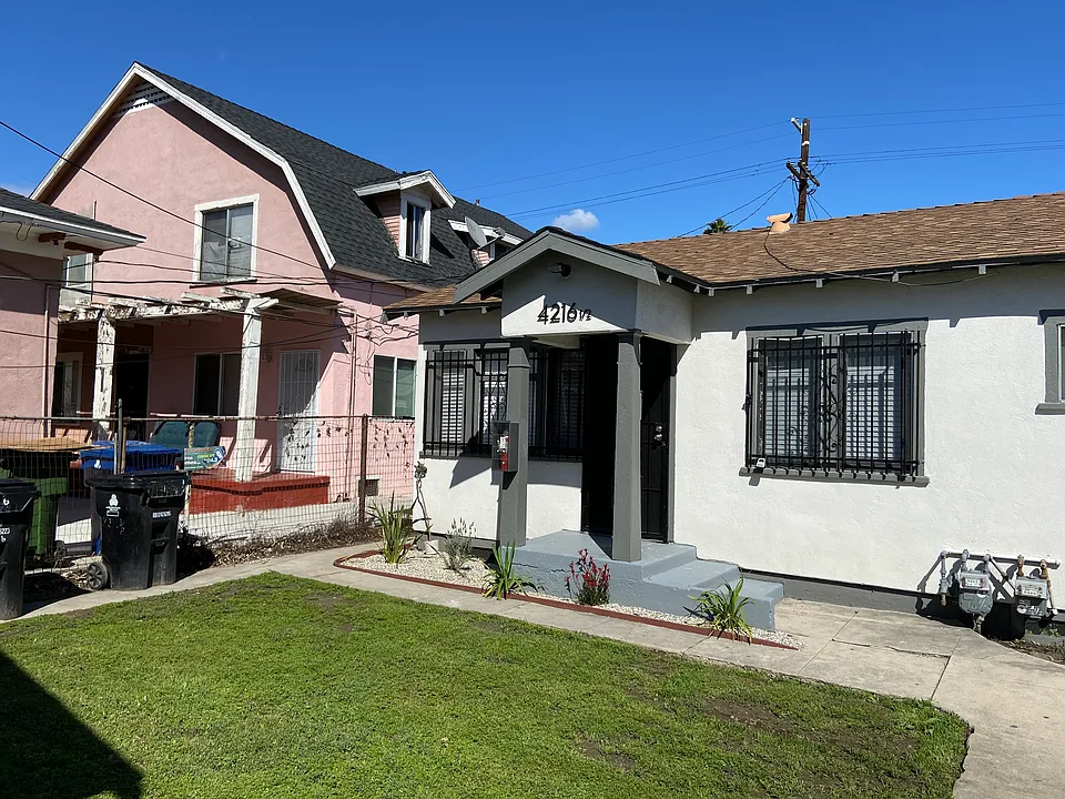 4216 Woodlawn Ave #4216