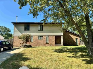38615 Meadowdale, Clintont, MI