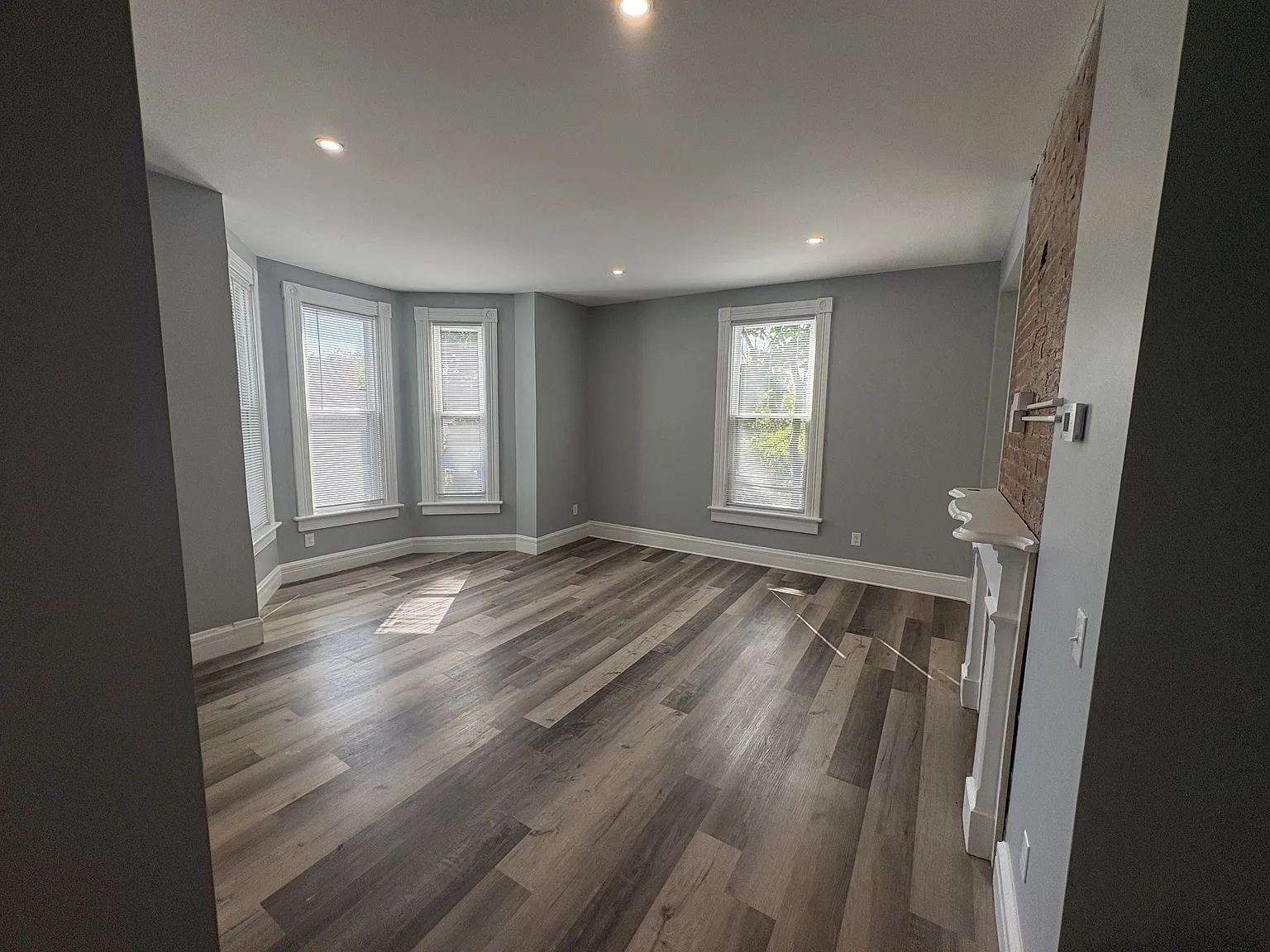 2757 1/2 Harris Ave - Apt 2 — Photo 4
