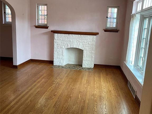 4th image of 4727 Clifton Ave