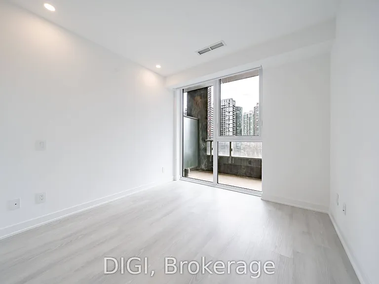 57 Spadina Ave #504 — Photo 14