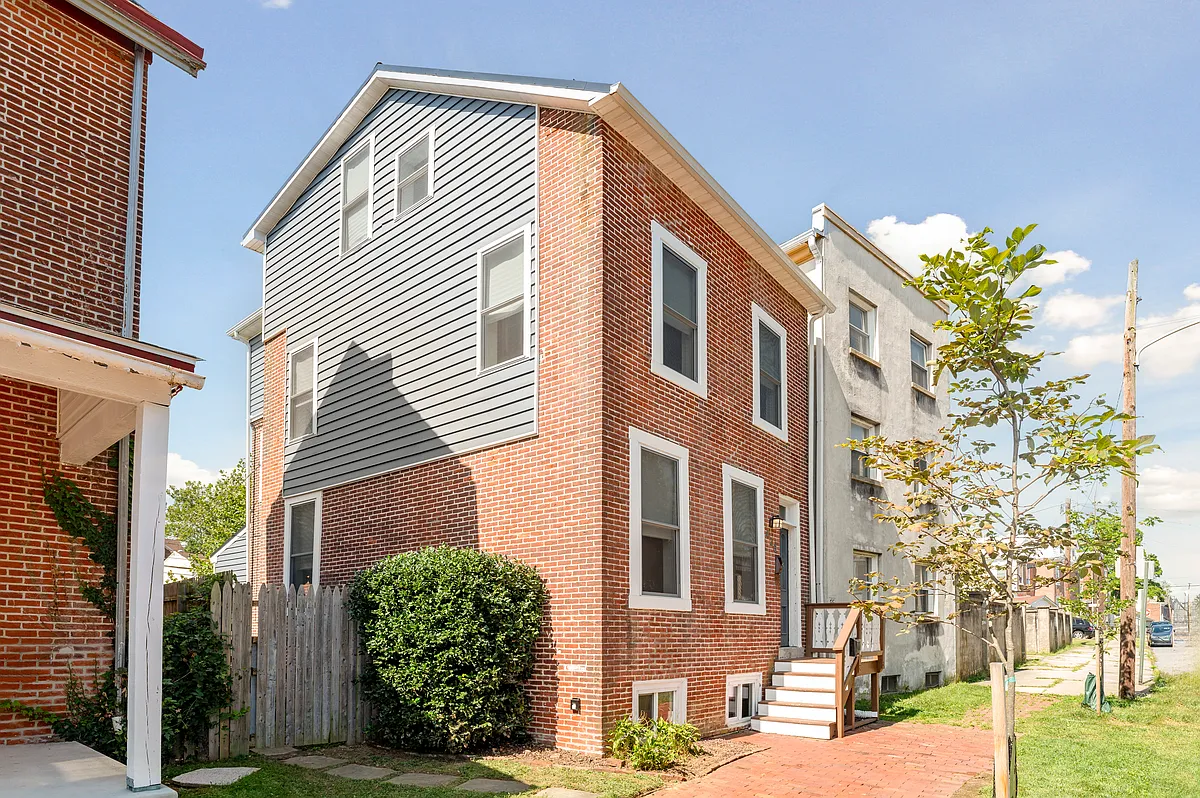 Building Photo - 426 S Matlack St