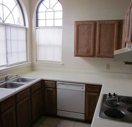 5th image of 6050 Les Harrison Dr