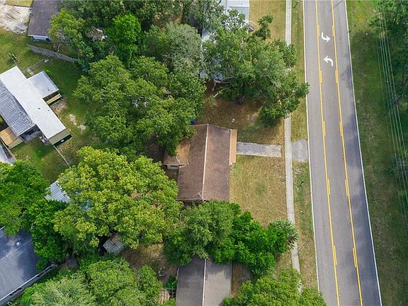 3rd image of 1461 Lake Dr