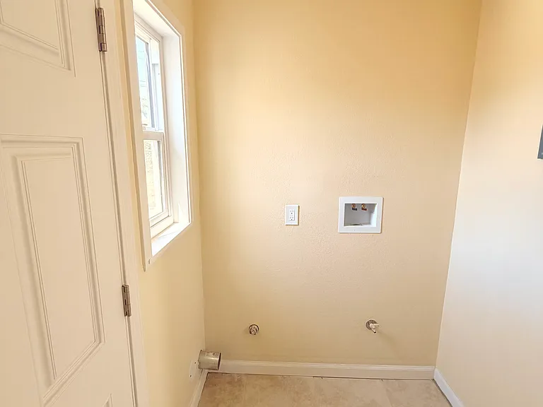 16348 Taylor Ave — Photo 9
