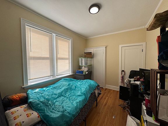 5th image of 4045-4055 W School St #4049-2S