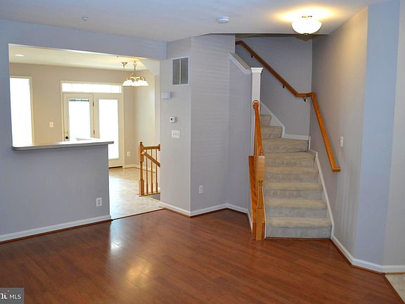 4th image of 1725 Emory St