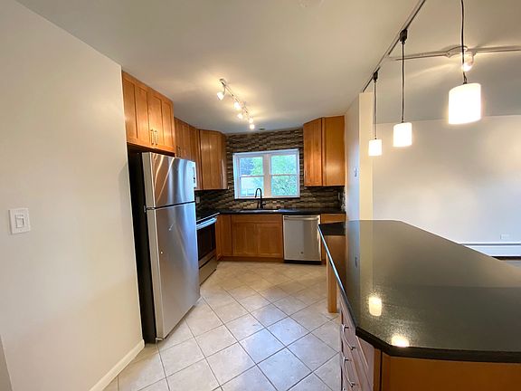 4th image of 530 W Barry Ave APT 5H