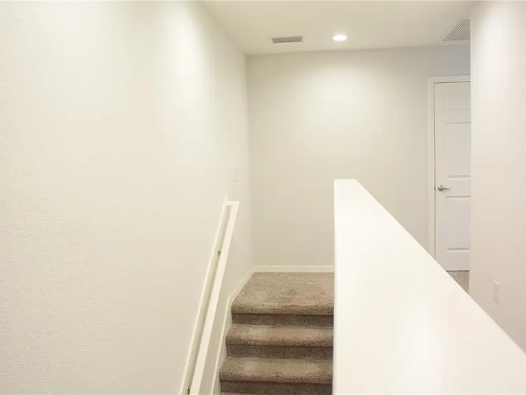 1213 Grantham Dr — Photo 13