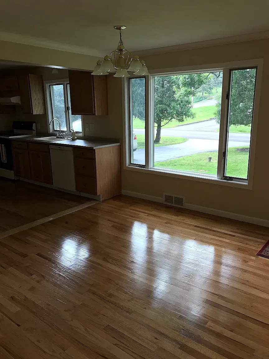 3 bed, 1980 sqft, $3,000 — Photo 4