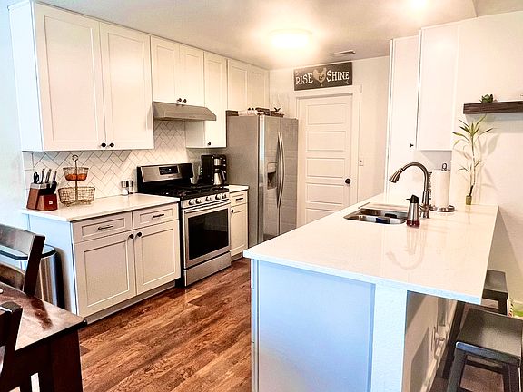 2nd image of 303 Craigmont Dr