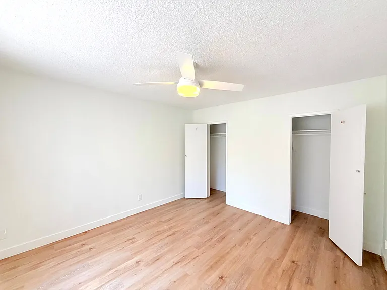 119 - 121 N Hillcrest Blvd — Photo 16